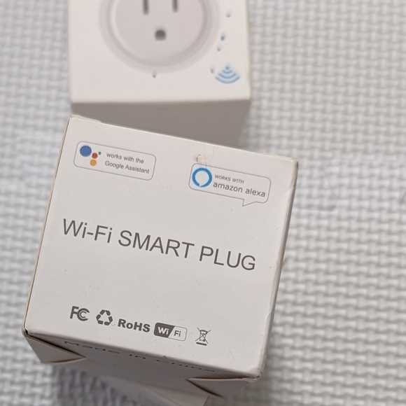 Bundle Of 3 Smart Wi-Fi Enabled Plugs wifi 2.4 Ghz - Picture 4 of 5